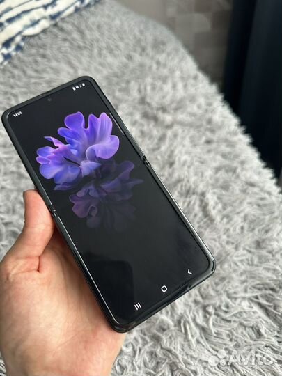 Samsung Galaxy Z Flip, 8/256 ГБ