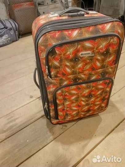 Чемодан на колесах