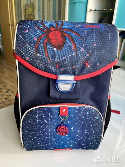 Рюкзак школьный