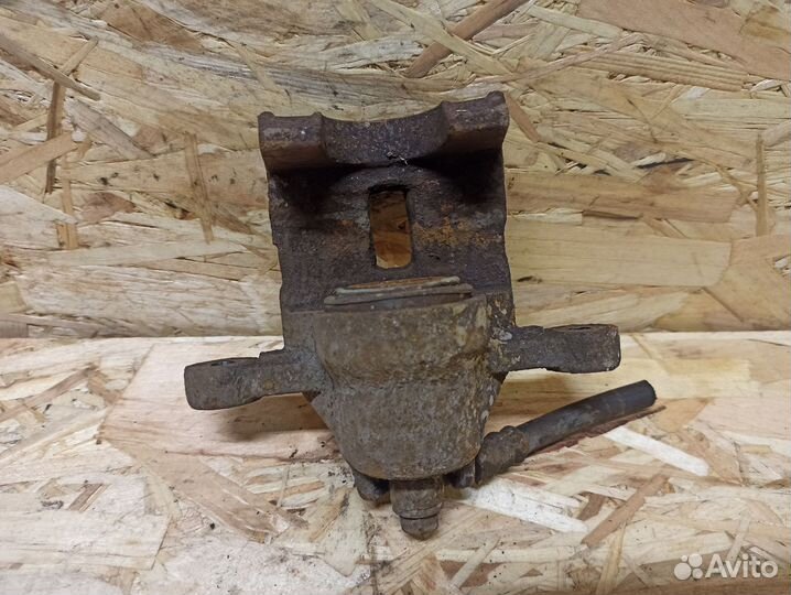 Суппорт задний левый Kia Ceed ED