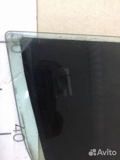 Стекло двери задней левой форточка Renault Sandero