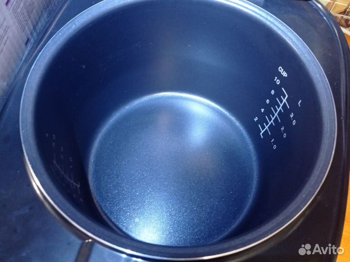 Мультиварка почти новая