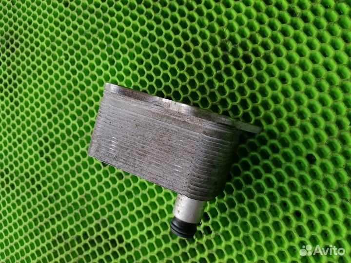 Радиатор масляный на Audi Q3 2012-2018