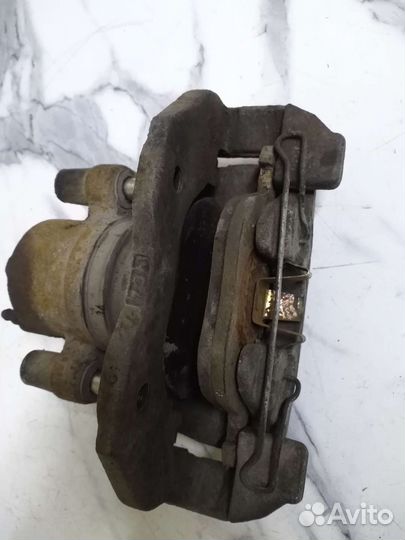 Передний правый левый суппорт mazda 3 BK