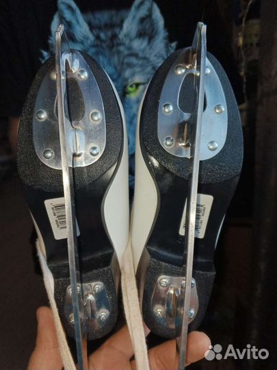 Полу профессиональные фигурные коньки Графф