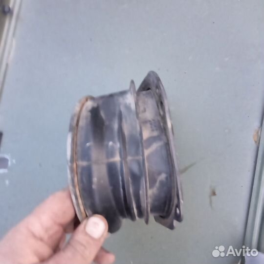 Уплотнитель горловины бензобака Toyota Carina E