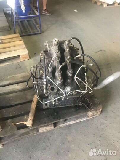 Центральный гидрораспределитель Хитачи 200-3