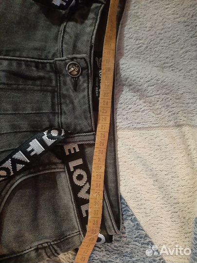 Джинсы новые