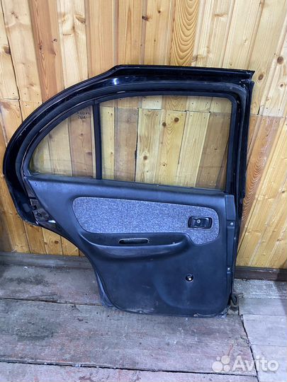 Задняя левая дверь Nissan Pulsar N15