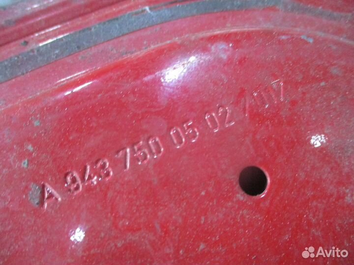 Крышка инструментального ящика правая Mercedes-Ben