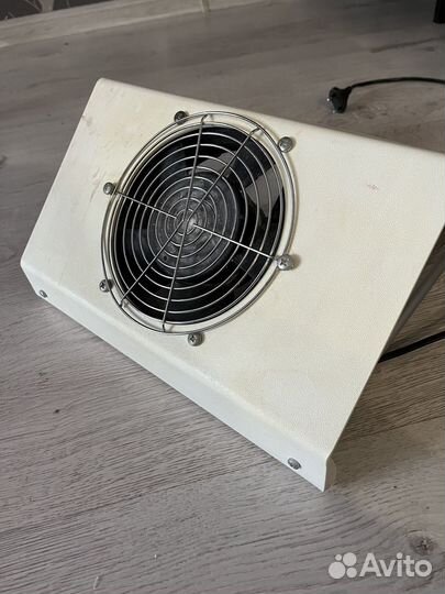 Пылесос для маникюра Cosmos