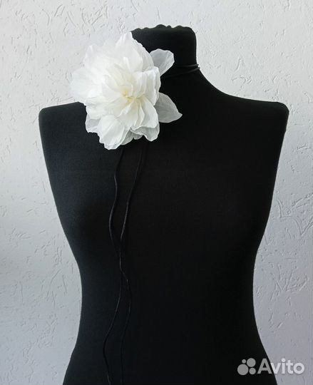 Брошь цветок айвори 12 см