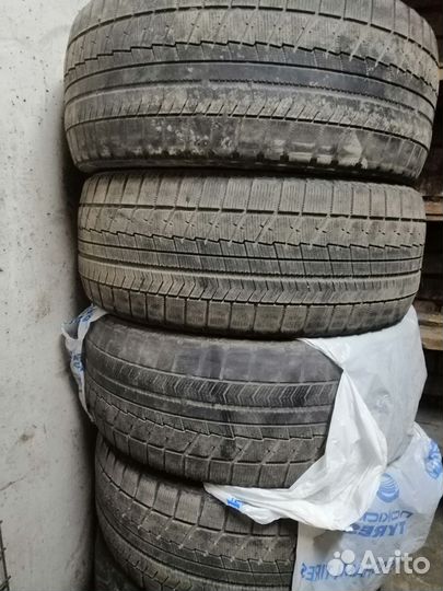 Bridgestone Blizzak VRX 235/50 R18 97S
