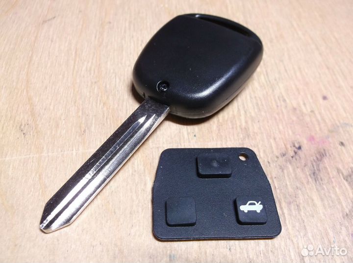 89071-02021 Toyota Avensis remote key 2 buttons
