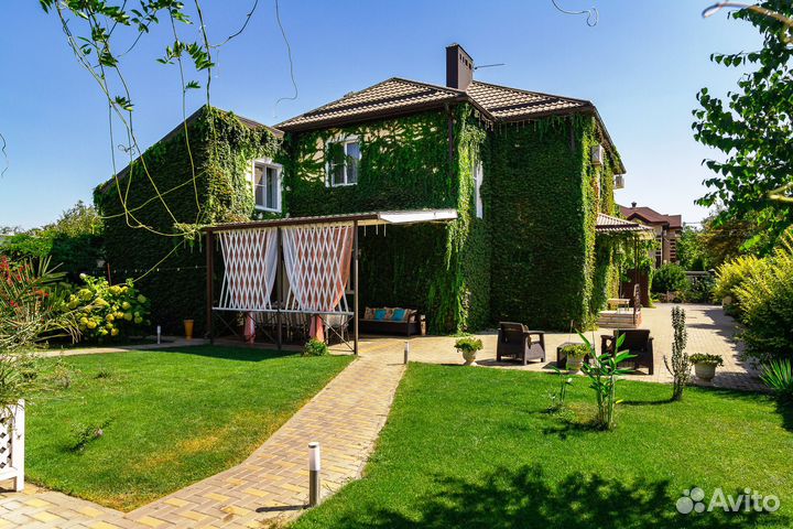 Дом с горячим бассейном для проведения мероприятий