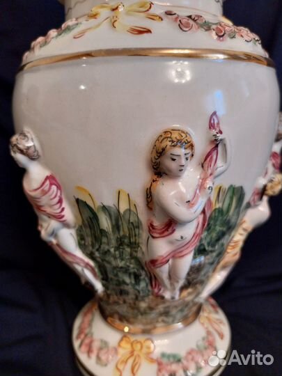 Ваза-кубок Capodimonte