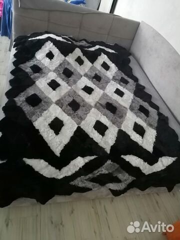 Пледы и покрывало