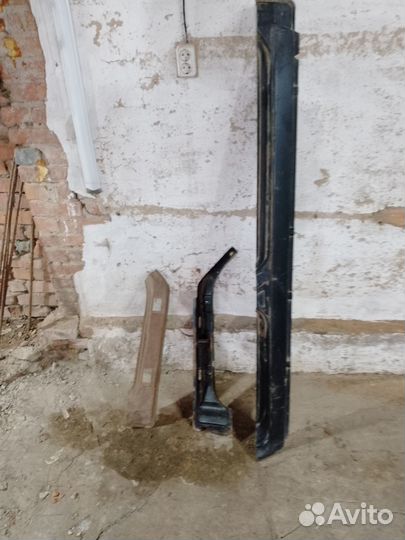 Порог и стойка