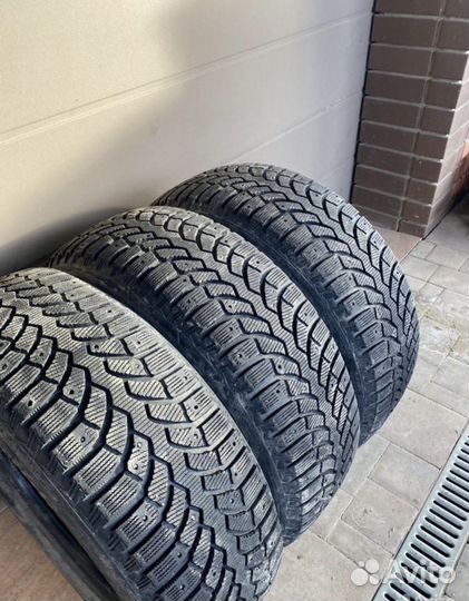 Bridgestone Blizzak Spike-01 255/60 R18 112T