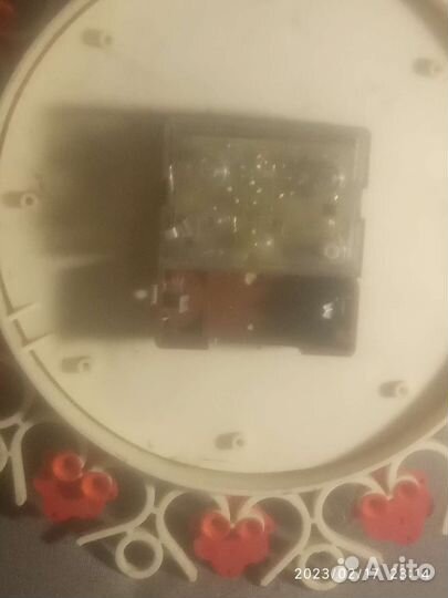 Часы винтажные кварцево-электронные