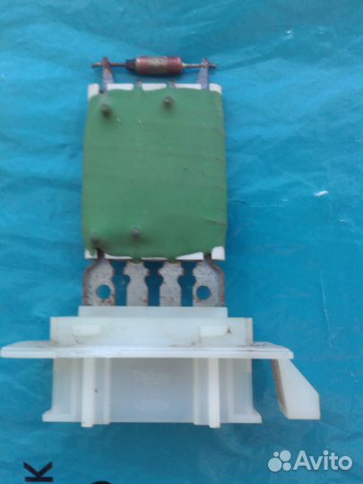 Рено Логан резистор печки