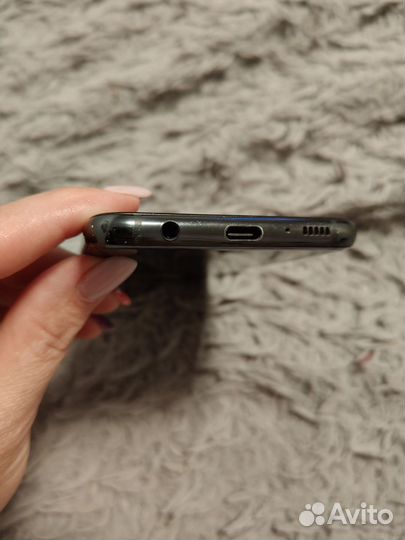 Samsung Galaxy S10e, 6/128 ГБ