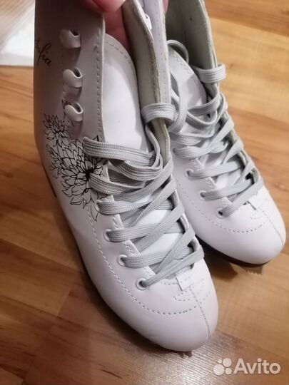 Коньки фигурные