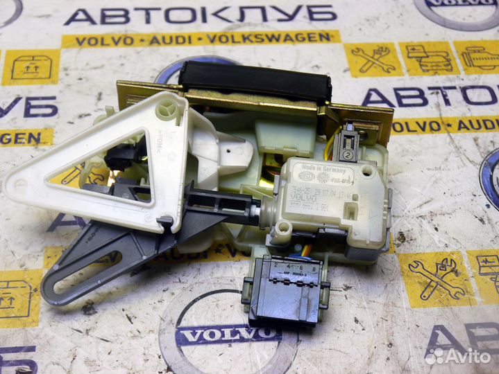 Замок двери багажника XC70 V70