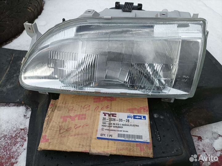 Фара TYC Renault R19 II 1992-2002 левая