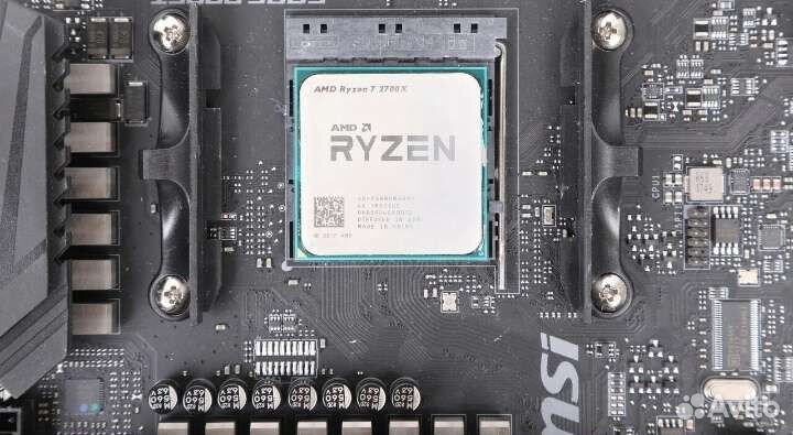 Процессор AMD Ryzen 7 2700 AM4 с материн и опер