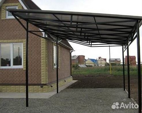 Металлический навес для машины