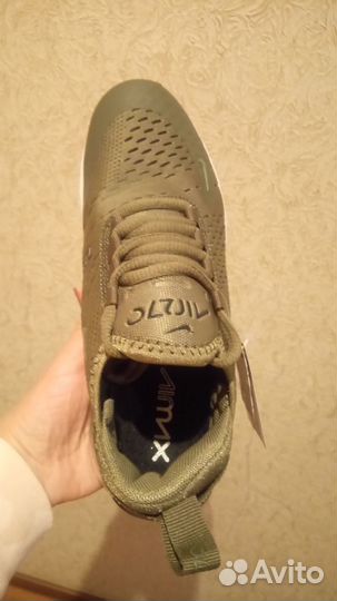 Продам кроссовки