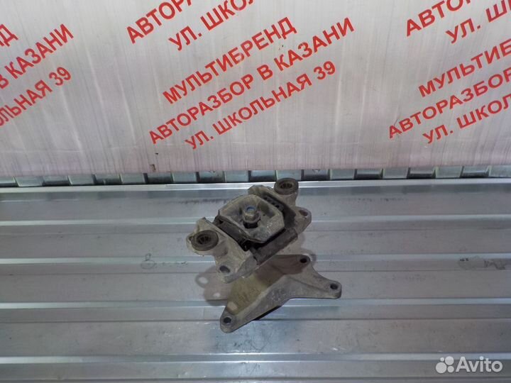 Кронштейн опора двигателя Ягуар X-Type 2.1 156 л.с