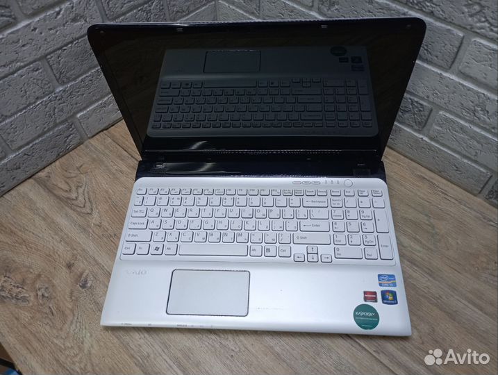 Ноутбук sony core i3