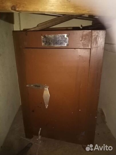 Шкаф металлический сейф