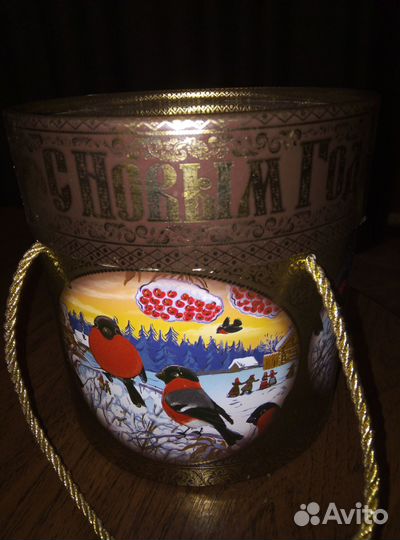 Подарочная коробка