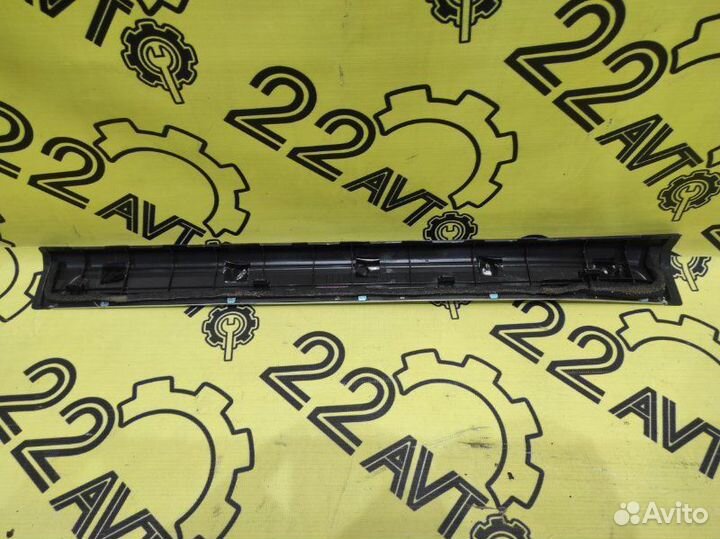 Накладка на порог внешняя передняя правая Infiniti