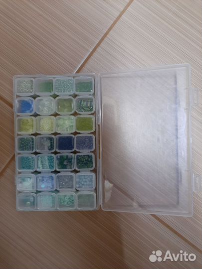 Бисер и паетки