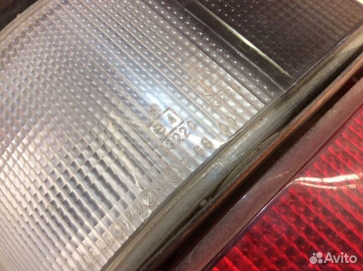 Фонарь задний передний левый Mitsubishi Pajero 2