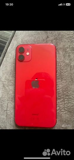 Телефон iPhone 11