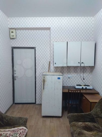 Комната 13 м² в 8-к., 2/2 эт.