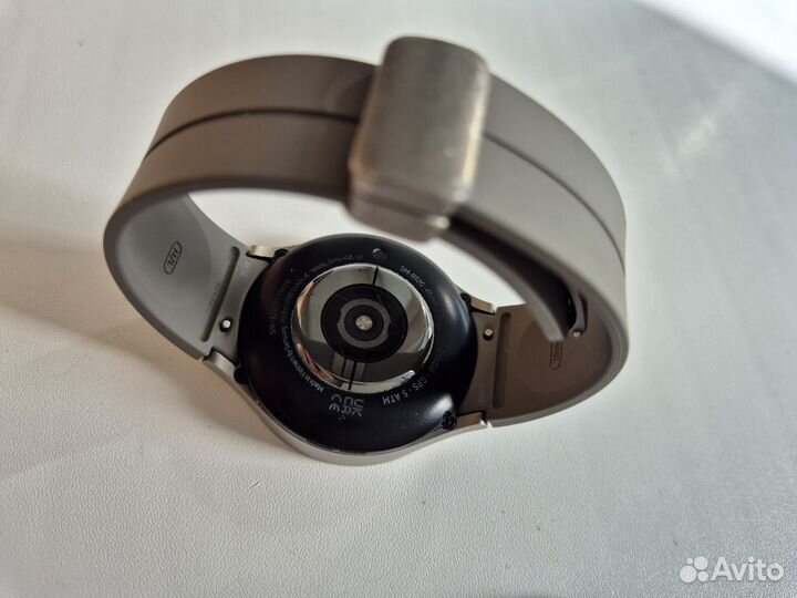 Смарт-часы Samsung Galaxy Watch5 Pro 45 серый