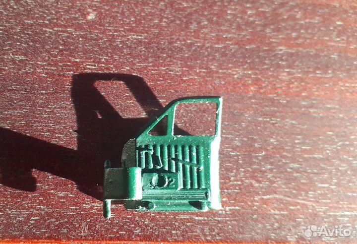 Дверь передняя правая газ 2401(бутылка)