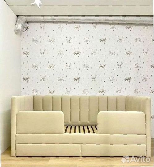 Детская кровать с мягкими бортиками