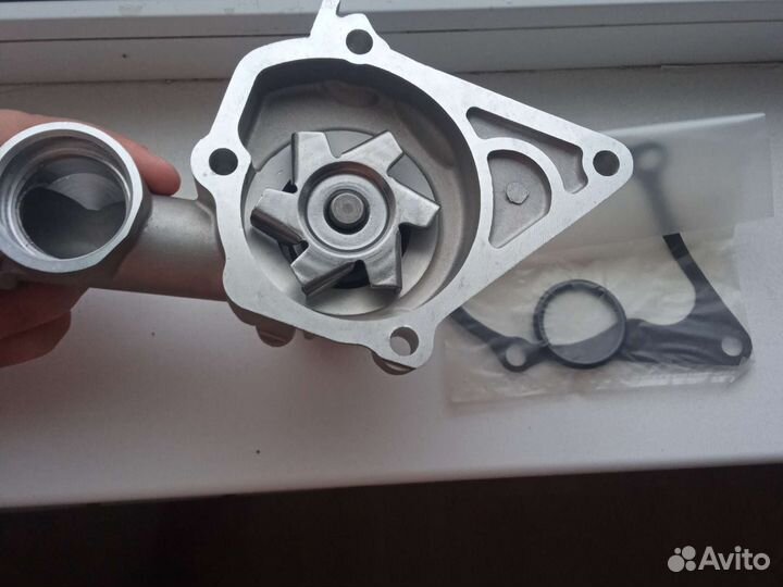 Водяной насос на mitsubishi