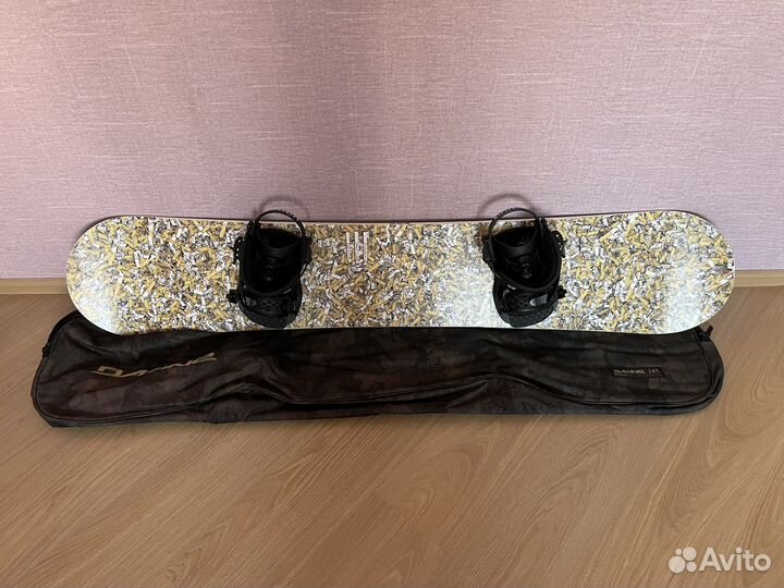 Сноуборд (155), крепы, ботинки, шлем, чехол