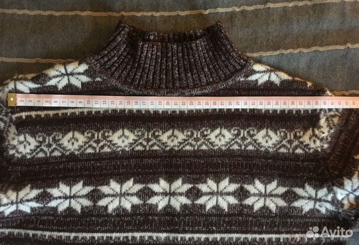 Свитер шерстяной