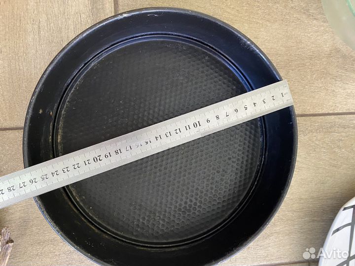 Шприц, формы для выпечки, доска для лепки теста