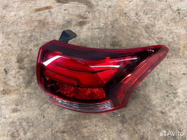 Фонарь задний правый Mitsubishi Outlander 3 GF