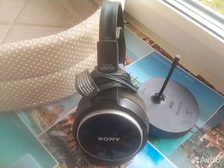 Беспроводные наушники sony